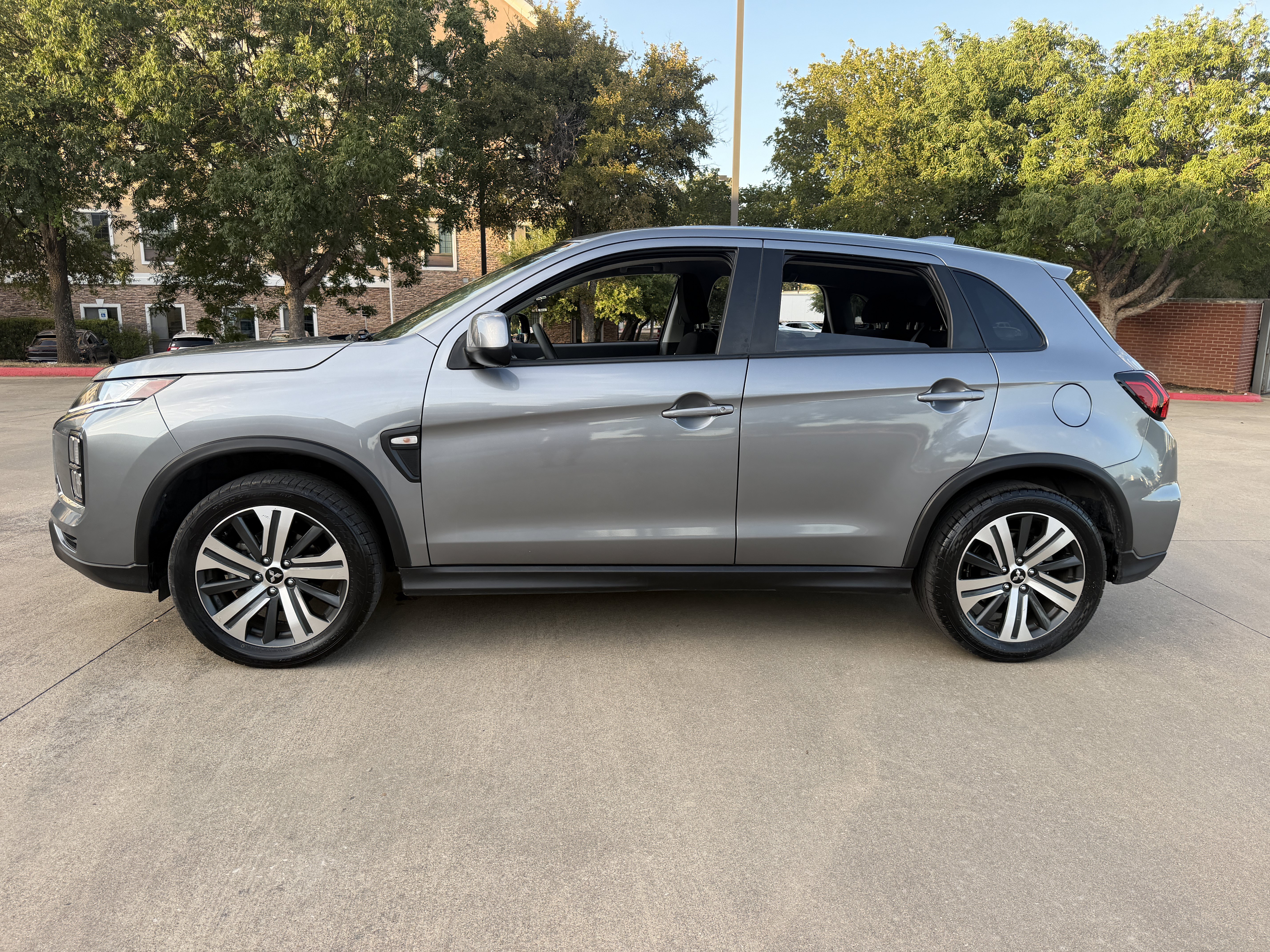 Used 2021 Mitsubishi Outlander Sport ES AWD/4WD image 4
