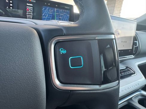 Used 2025 Ford Expedition Max Active image 9