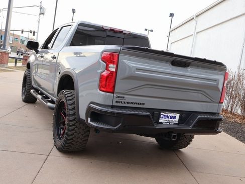 Used 2024 Chevrolet Silverado 1500 ZR2 w/ Technology Package image 5