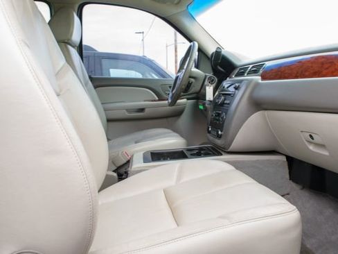 Used 2009 GMC Yukon XL SLT image 25