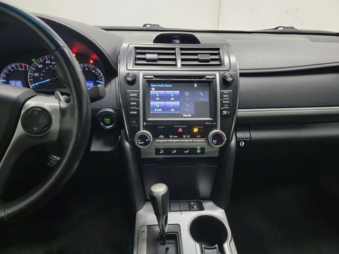Used 2014 Toyota Camry SE w/ Leather Package image 20