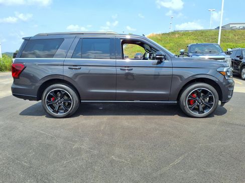 Used 2023 Ford Expedition Limited AWD/4WD image 5