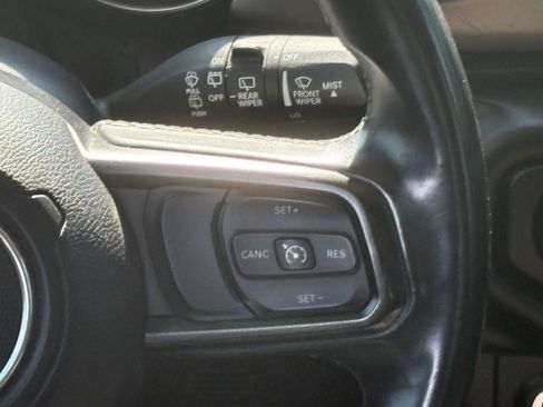 Used 2019 Jeep Wrangler Unlimited Sport S AWD/4WD image 8