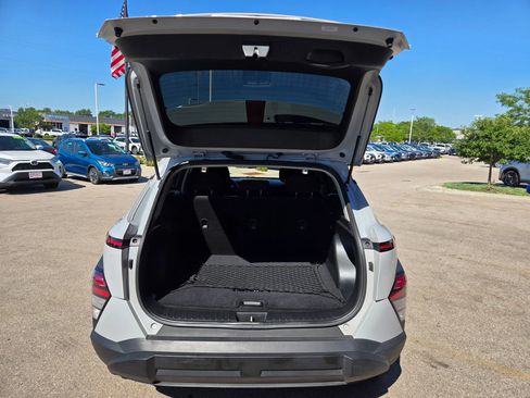 Used 2024 Hyundai Kona SEL AWD/4WD image 7
