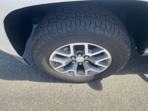 Used 2018 GMC Canyon All Terrain w/ All Terrain X Package image 10