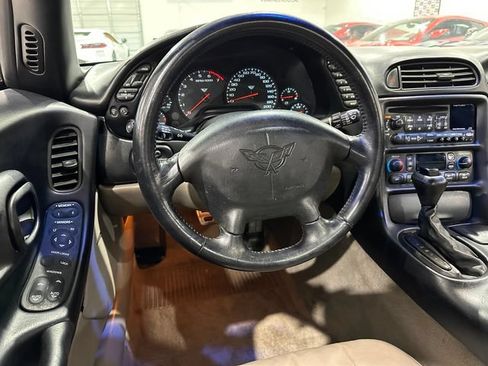 Used 2001 Chevrolet Corvette Convertible w/ Preferred Equipment Group2 RWD image 7