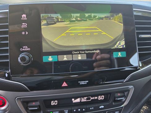 Certified 2022 Honda Pilot Special Edition image 11