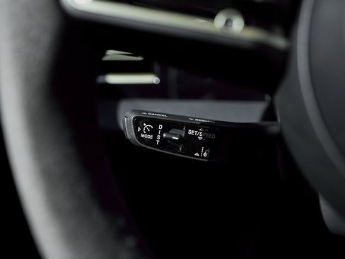 Used 2025 Porsche Taycan 4S w/ Premium Package image 54