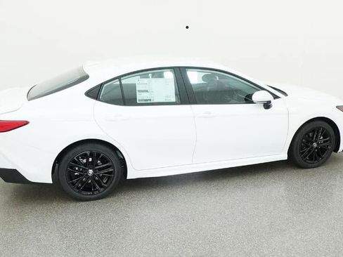 New 2026 Toyota Camry SE image 10