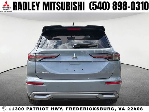 New 2026 Mitsubishi Outlander SEL image 17