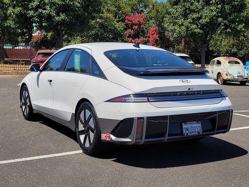 Used 2024 Hyundai Ioniq 6 SE RWD image 8