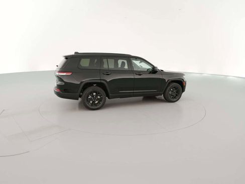 New 2025 Jeep Grand Cherokee L Laredo image 13