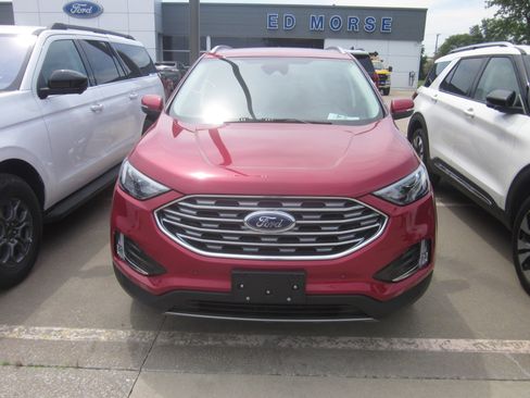 Used 2024 Ford Edge Titanium AWD/4WD image 2