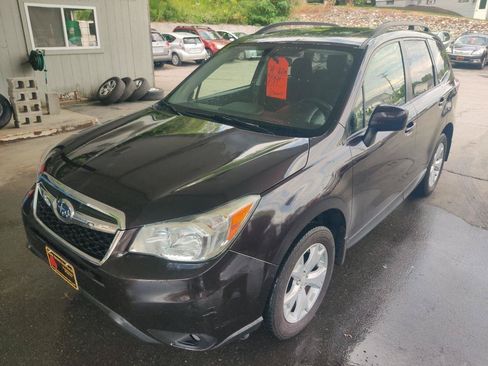 Used 2014 Subaru Forester 2.5i Premium w/ All-Weather Package AWD/4WD image 2