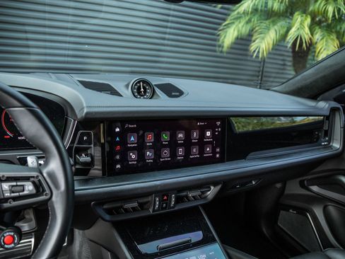 Certified 2024 Porsche Cayenne Turbo GT image 14