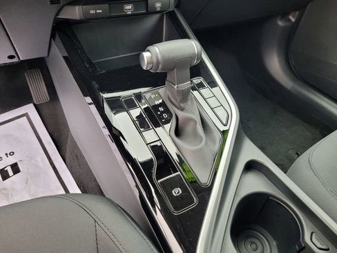 New 2026 Kia Niro LX image 10