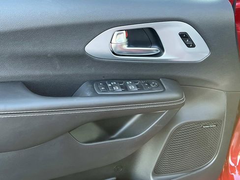 New 2026 Chrysler Pacifica Limited w/ Uconnect Theater Family Group AWD/4WD image 10