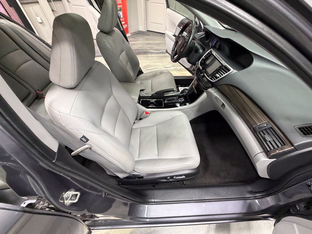 Used 2016 Honda Accord EX-L image 42