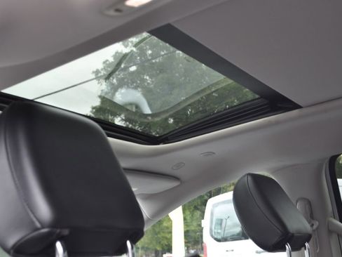 Used 2022 Chrysler Pacifica Limited image 19