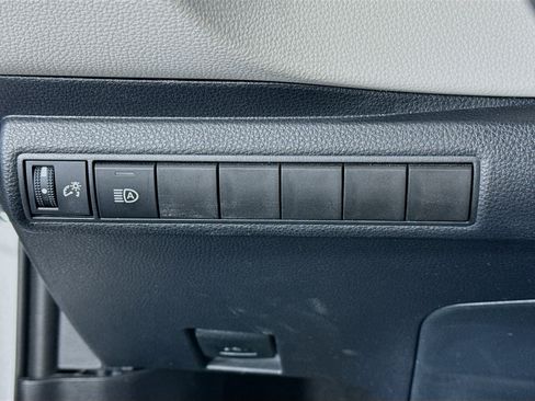 Certified 2025 Toyota Corolla LE FWD image 10