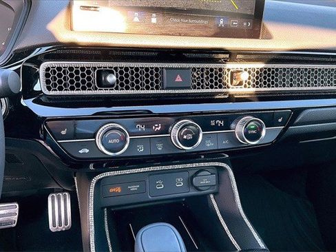 Certified 2025 Honda Civic Sport Touring image 14