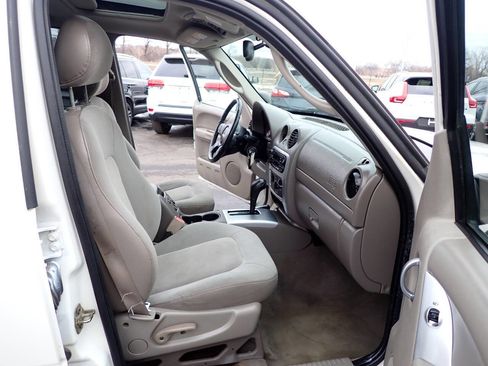 Used 2003 Jeep Liberty Limited image 12