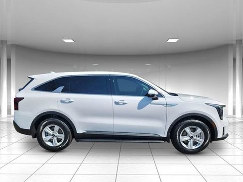 New 2026 Kia Sorento LX FWD image 2
