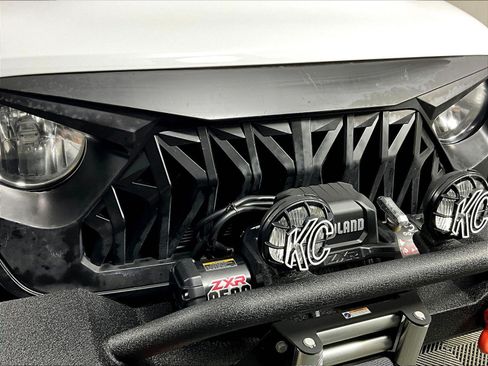 Used 2023 Jeep Wrangler Sport AWD/4WD image 32