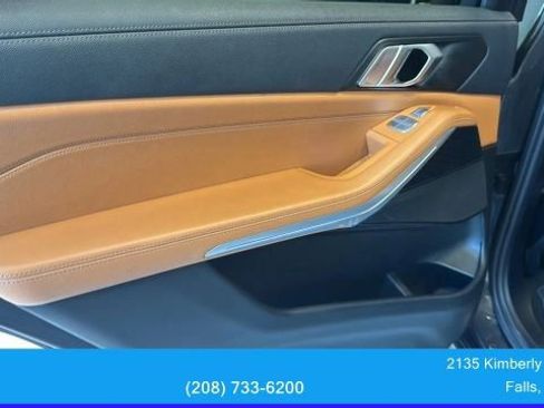 Used 2022 BMW X7 xDrive40i w/ Premium Package AWD/4WD image 38
