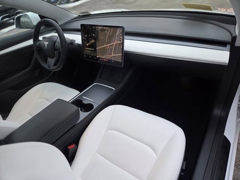 Used 2022 Tesla Model 3 Performance image 23