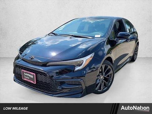 Used 2025 Toyota Corolla SE image 1