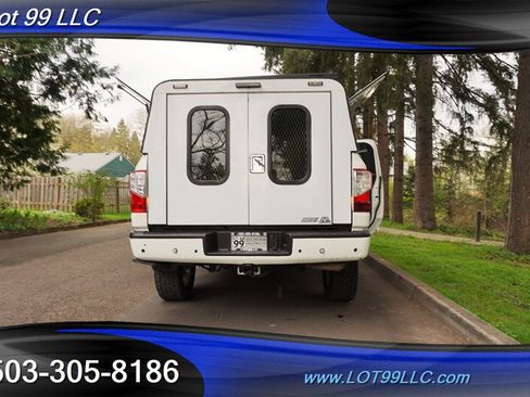 Used 2021 Nissan Titan SV w/ SV Convenience Package AWD/4WD image 32