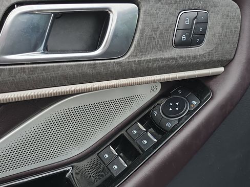 Used 2025 Ford Explorer Platinum w/ LUX Leather Package image 13