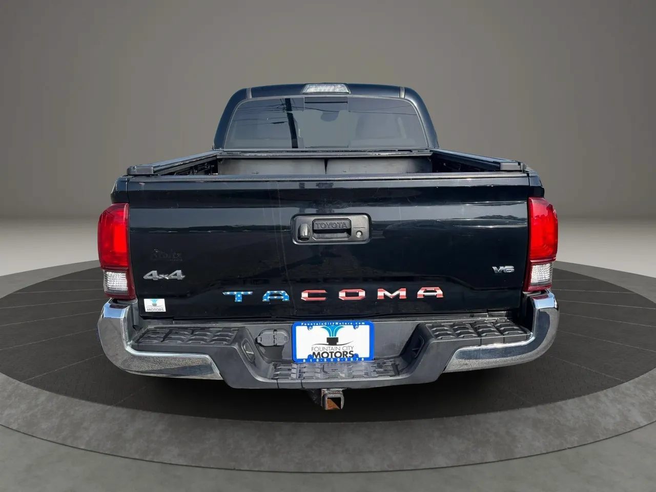 Used 2019 Toyota Tacoma SR5 AWD/4WD image 4