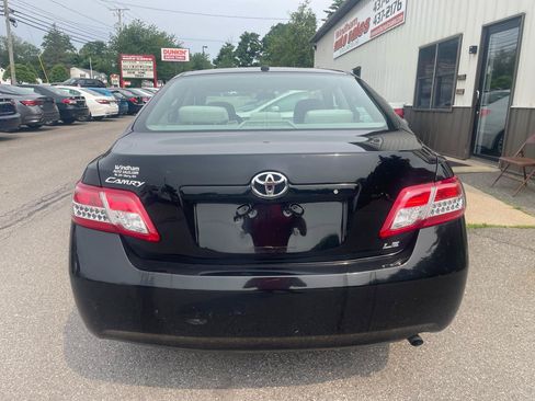 Used 2010 Toyota Camry LE FWD image 5