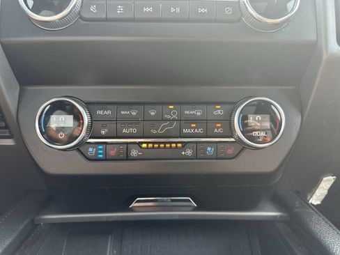 Used 2021 Ford Expedition XLT AWD/4WD image 19