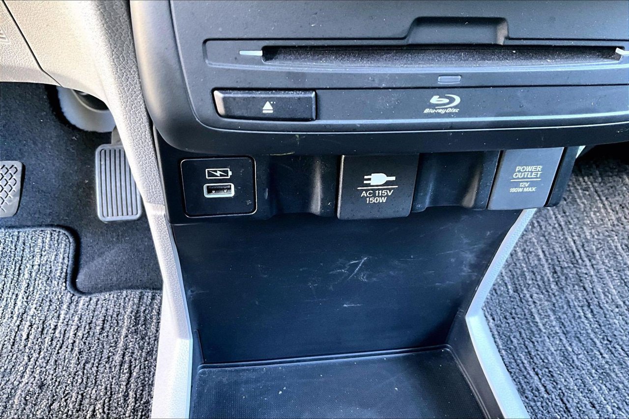 Used 2024 Honda Odyssey Touring image 17