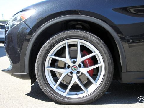 Used 2019 Alfa Romeo Stelvio Ti image 8