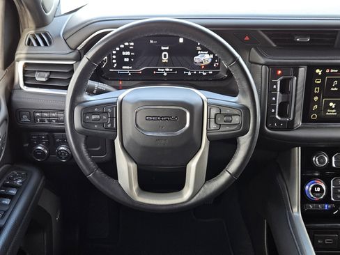 Used 2022 GMC Yukon Denali image 11