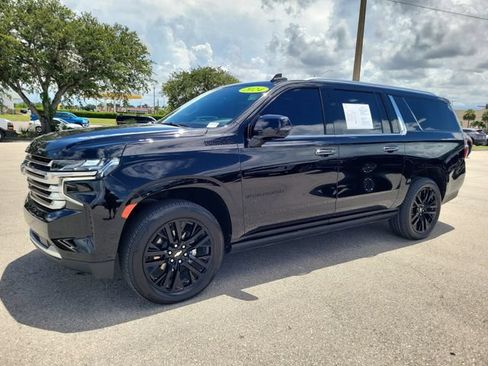 Used 2024 Chevrolet Suburban High Country w/ Advanced Technology Package AWD/4WD image 2