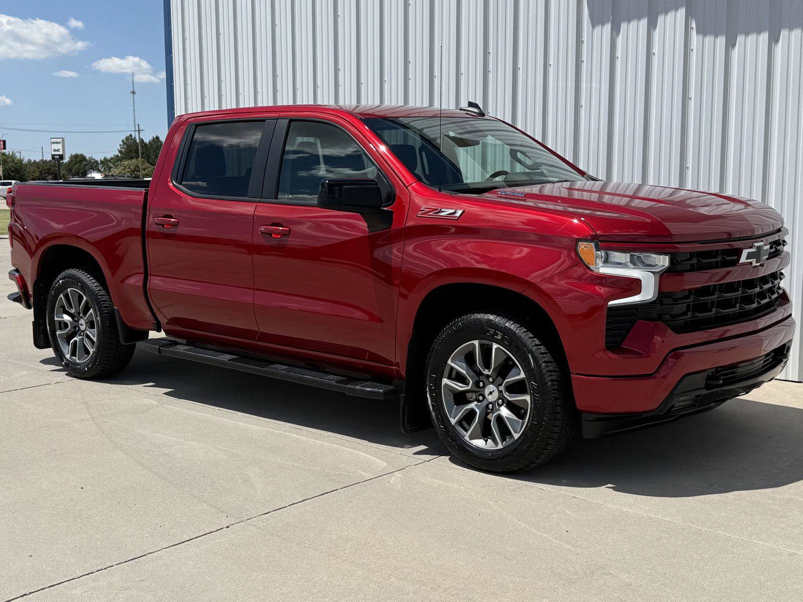 Used 2024 Chevrolet Silverado 1500 RST w/ Z71 Off-Road Package AWD/4WD image 3