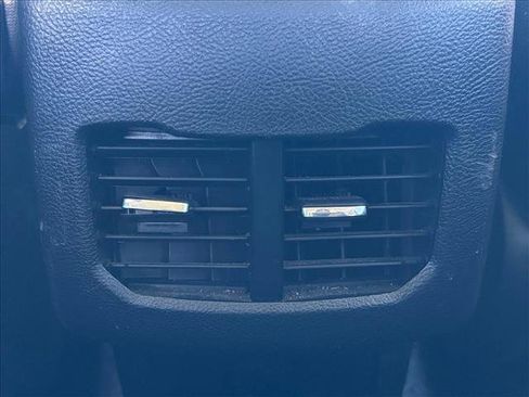 Used 2020 Ford Fusion SE w/ Equipment Group 151A image 18