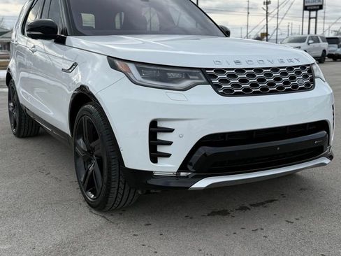 Used 2023 Land Rover Discovery Metropolitan Edition image 14