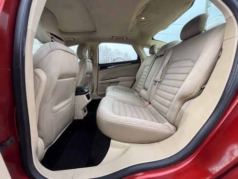 Used 2014 Ford Fusion SE FWD image 16