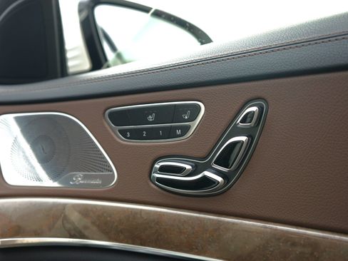 Used 2015 Mercedes-Benz S 550 4MATIC Sedan image 32