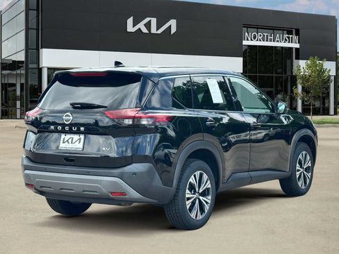 Used 2021 Nissan Rogue SV FWD image 5