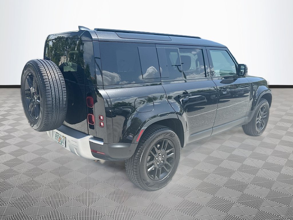 Used 2025 Land Rover Defender 110 S AWD/4WD image 8