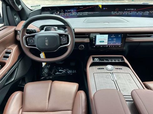 New 2026 Lincoln Navigator L Reserve AWD/4WD image 14