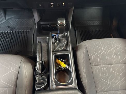 Used 2019 Toyota Tacoma TRD Off-Road AWD/4WD image 20