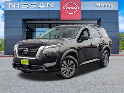 Used 2024 Nissan Pathfinder SV